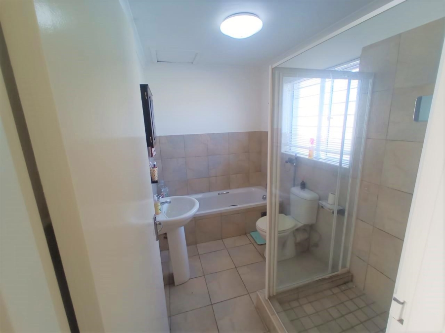 1 Bedroom Property for Sale in Waves Edge Western Cape